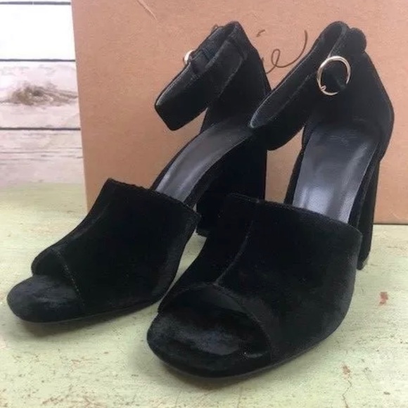 Joie Shoes - ✨New JOIE Lahoma black velvet strappy heels